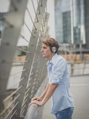 Top 5 Noise-Canceling Headphones 2025: Sound Quality Review - Cover Image