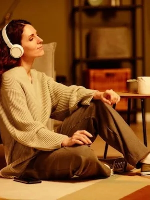 The Ultimate Gift Guide for Music Lovers: Headphones, Speakers & Vinyl - Cover Image