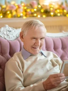 Top 5 Tech Gifts for Seniors in 2025: Simple Gadgets - Cover Image