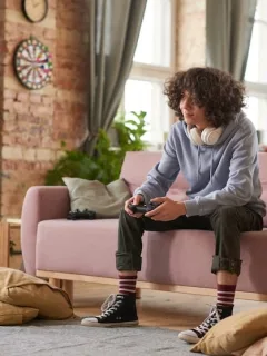 Buying Guide: Find the Best Streaming Device for Your Needs in 2025 - Cover Image