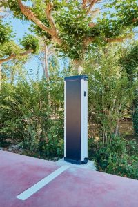 New EV Tax Credits 2025: Updated Rules, Max Savings - Cover Image