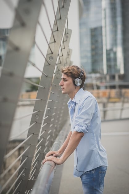 Top 5 Noise-Canceling Headphones 2025: Sound Quality Review