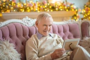 Top 5 Tech Gifts for Seniors in 2025: Simple Gadgets - Cover Image